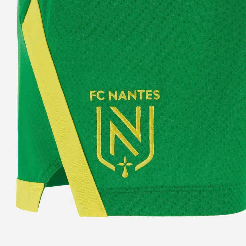 Calções de casa para adultos do FC Nantes 2025/26 Calções de casa para adultos do FC Nantes 2025/26