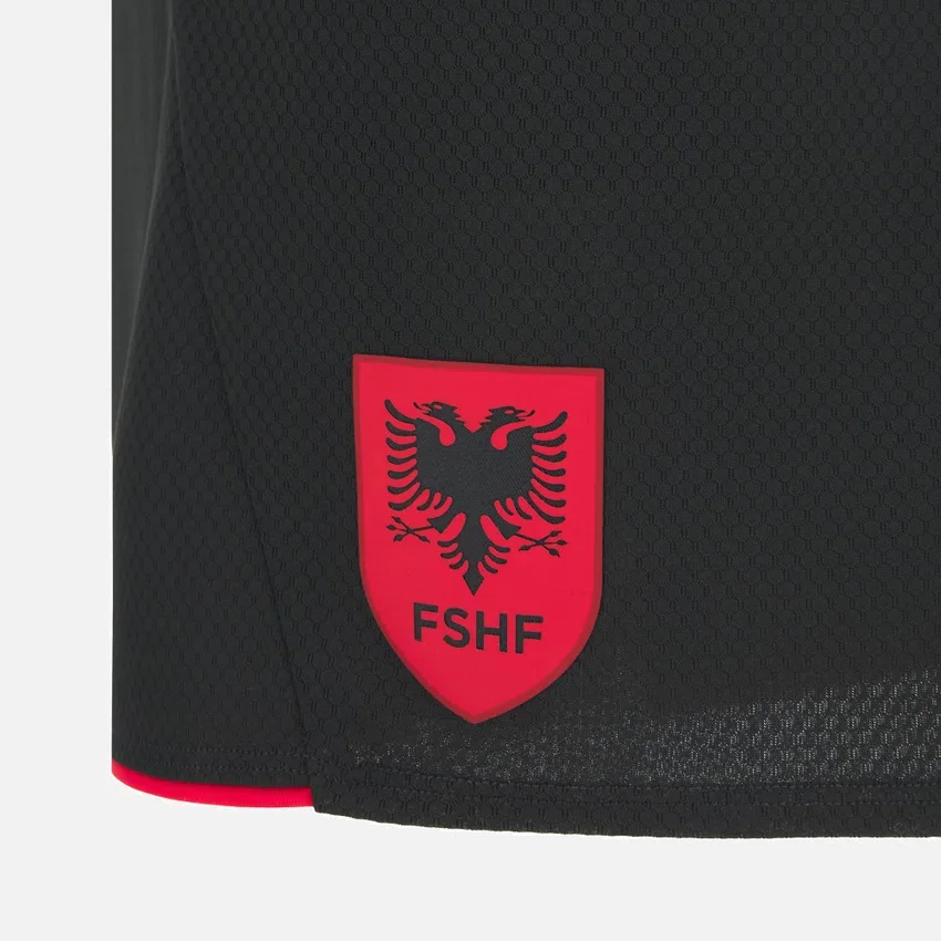 Calções de jogo em casa da Seleção Nacional da Albânia FSHF 2026/27 Júnior Calções de jogo em casa da Seleção Nacional da Albânia FSHF 2026/27 Júnior