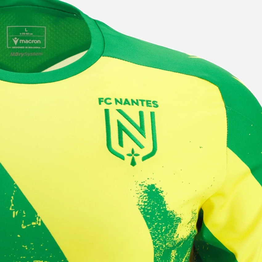 Camisas de aquecimento para adultos do FC Nantes 2025/26 Camisas de aquecimento para adultos do FC Nantes 2025/26