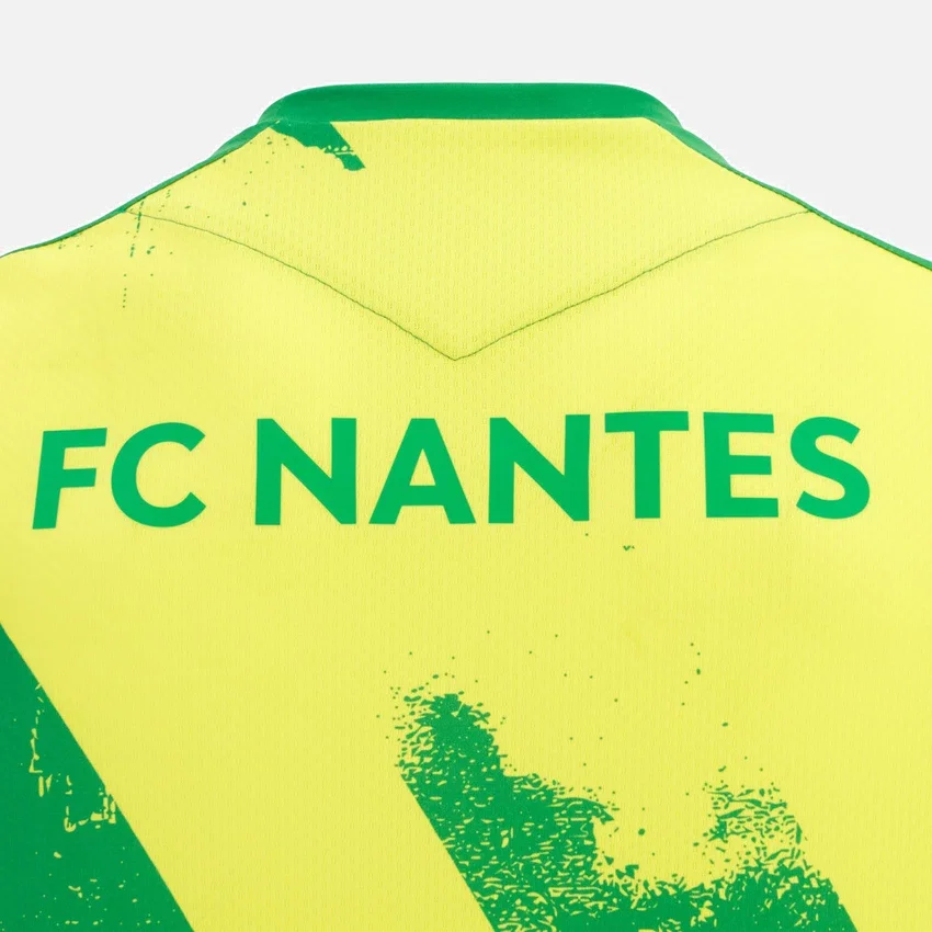 Camisas de aquecimento para adultos do FC Nantes 2025/26 Camisas de aquecimento para adultos do FC Nantes 2025/26
