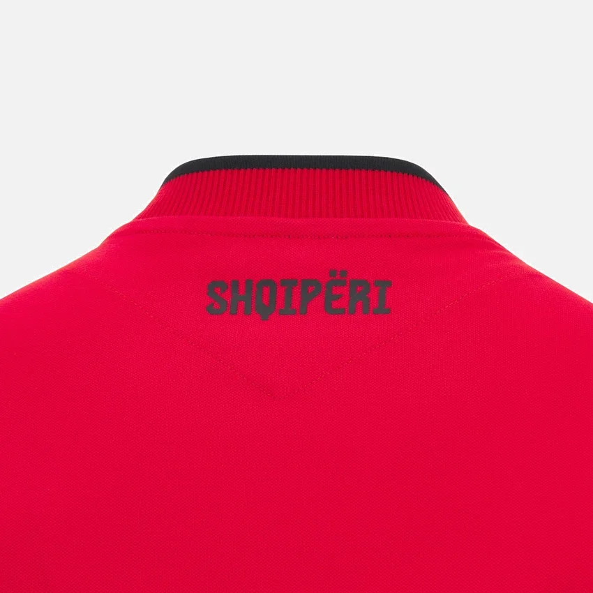 Camisas Polo Vermelhas de Viagem para Adultos da Seleção Nacional da Albânia FSHF 2026/27 Camisas Polo Vermelhas de Viagem para Adultos da Seleção Nacional da Albânia FSHF 2026/27