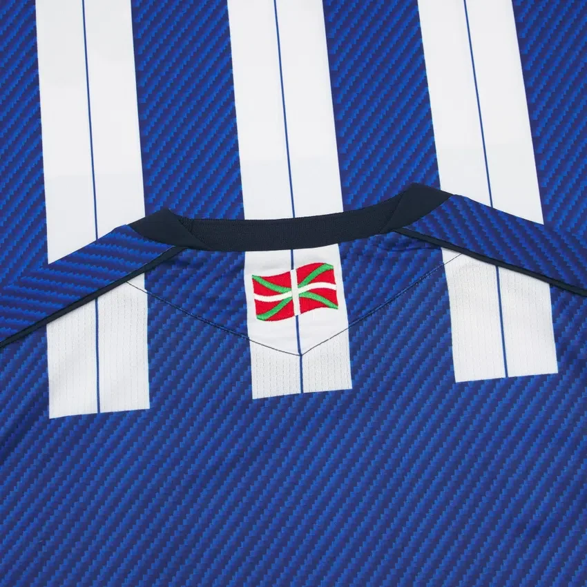 Camisola de jogo em casa com manguitos largos para adulto da Real Sociedad 2025/26 Camisola de jogo em casa com manguitos largos para adulto da Real Sociedad 2025/26