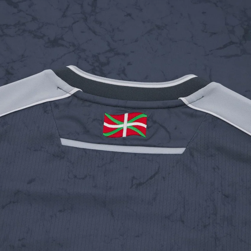 Camisola de jogo fora de casa da Real Sociedad 2025/26 para adultos Camisola de jogo fora de casa da Real Sociedad 2025/26 para adultos