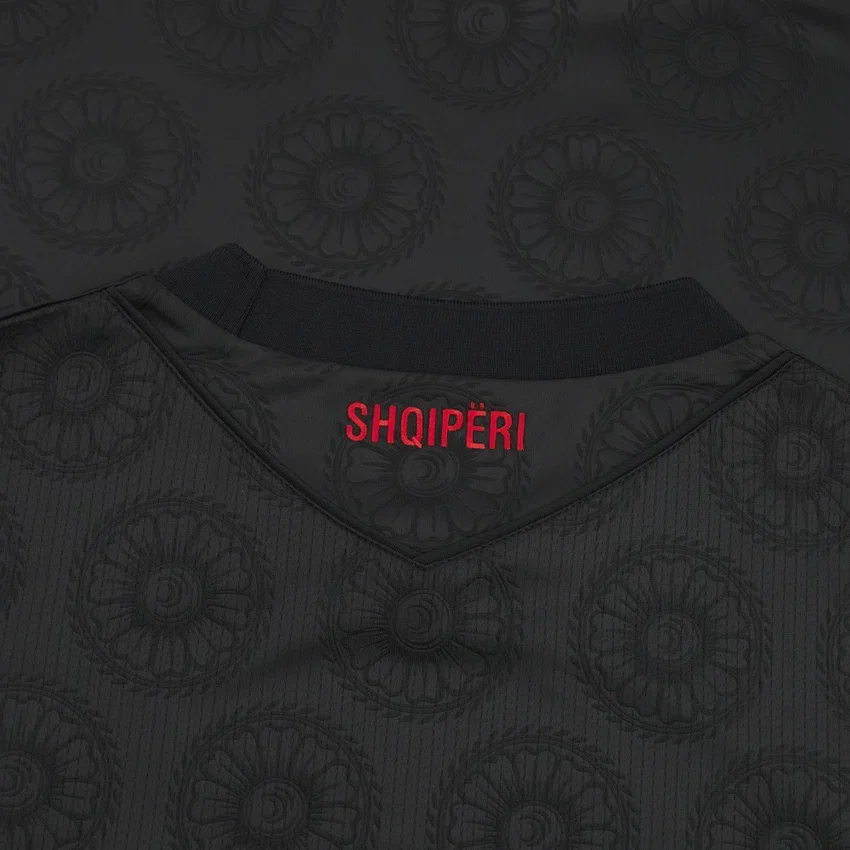 Camisola de jogo júnior da seleção nacional da Albânia FSHF 2026/27 Camisola de jogo júnior da seleção nacional da Albânia FSHF 2026/27