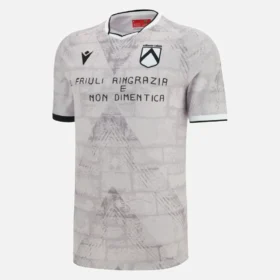 Camisolas de jogo comemorativas do 50.º aniversário do terramoto do Udinese Calcio 2025/26 Camisolas de jogo comemorativas do 50.º aniversário do terramoto do Udinese Calcio 2025/26