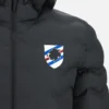 Casaco Bomber Athleisure oficial para adultos da U.C. Sampdoria 2025/26 Casaco Bomber Athleisure oficial para adultos da U.C. Sampdoria 2025/26