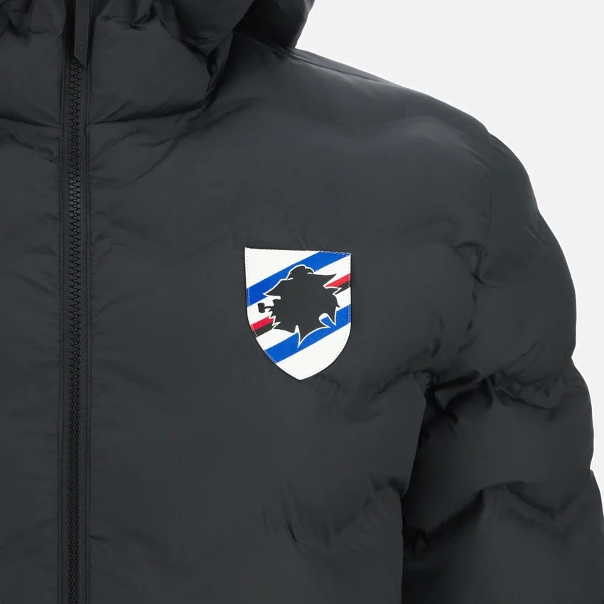 Casaco Bomber Athleisure oficial para adultos da U.C. Sampdoria 2025/26 Casaco Bomber Athleisure oficial para adultos da U.C. Sampdoria 2025/26