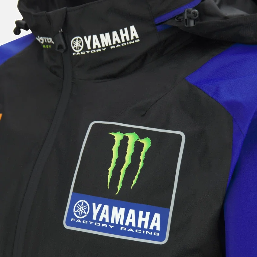 Casaco de banho réplica da equipa Monster Energy Yamaha MotoGP 2026 Casaco de banho réplica da equipa Monster Energy Yamaha MotoGP 2026