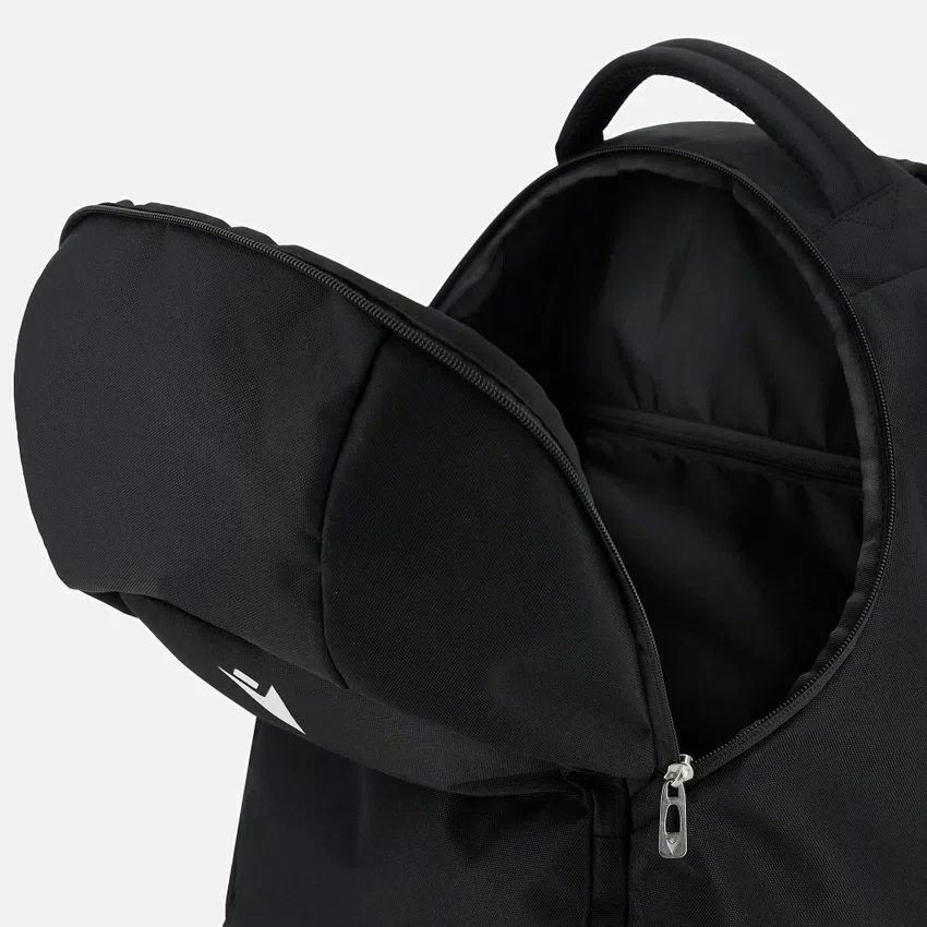Mochila preta do Udinese Calcio 2025/26 Mochila preta do Udinese Calcio 2025/26